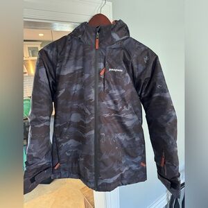 Boys Patagonia ski insulated jacket, hooded size L 12, excellent condition
